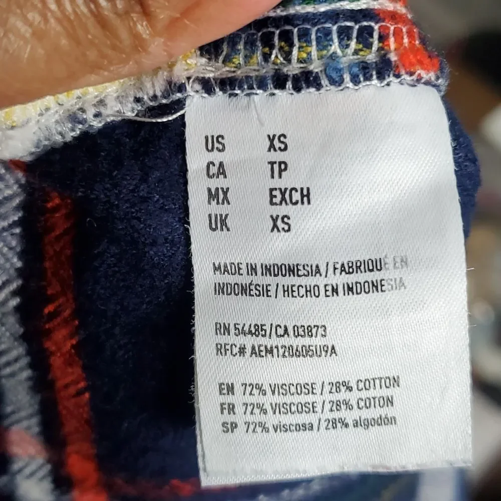 ⭐️2/$30 American Eagle Classic Fit Plaid Flannel Shirt Navy White Orange Size XS
